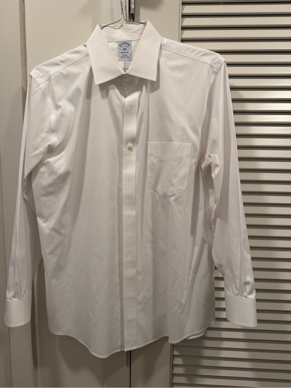 Brooks Brothers Classic White Long-Sleeve Dress Shirt with Chest Pocket